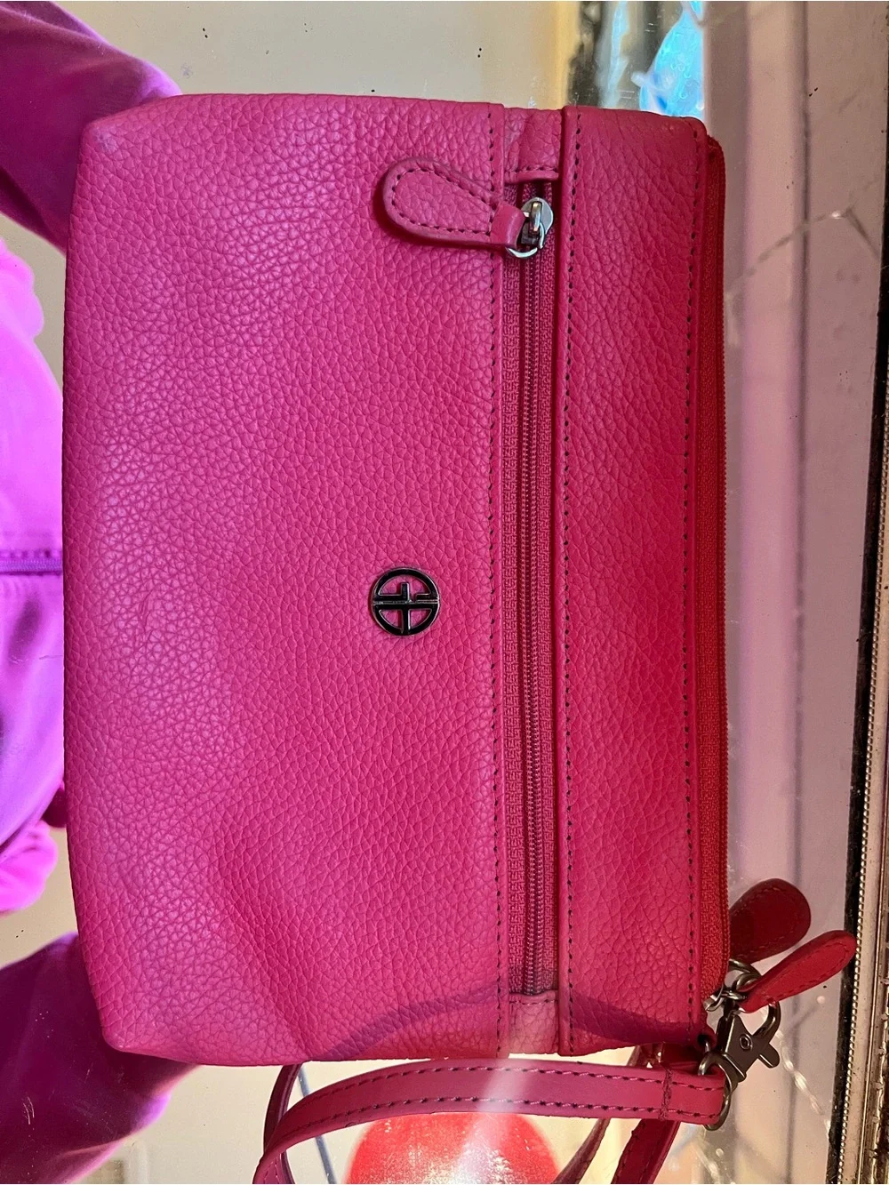 Giani Bernini genuine leather wristlet in a bright pink/fuchsia pebbled leather.